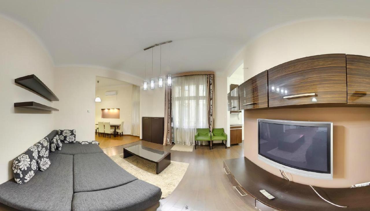 Corvina Apartment Budapest With Free Private Parking Bagian luar foto