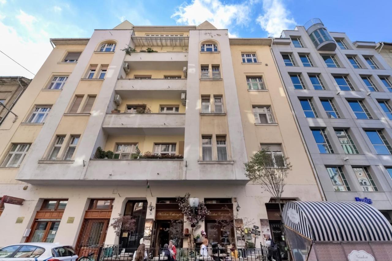 Corvina Apartment Budapest With Free Private Parking Bagian luar foto