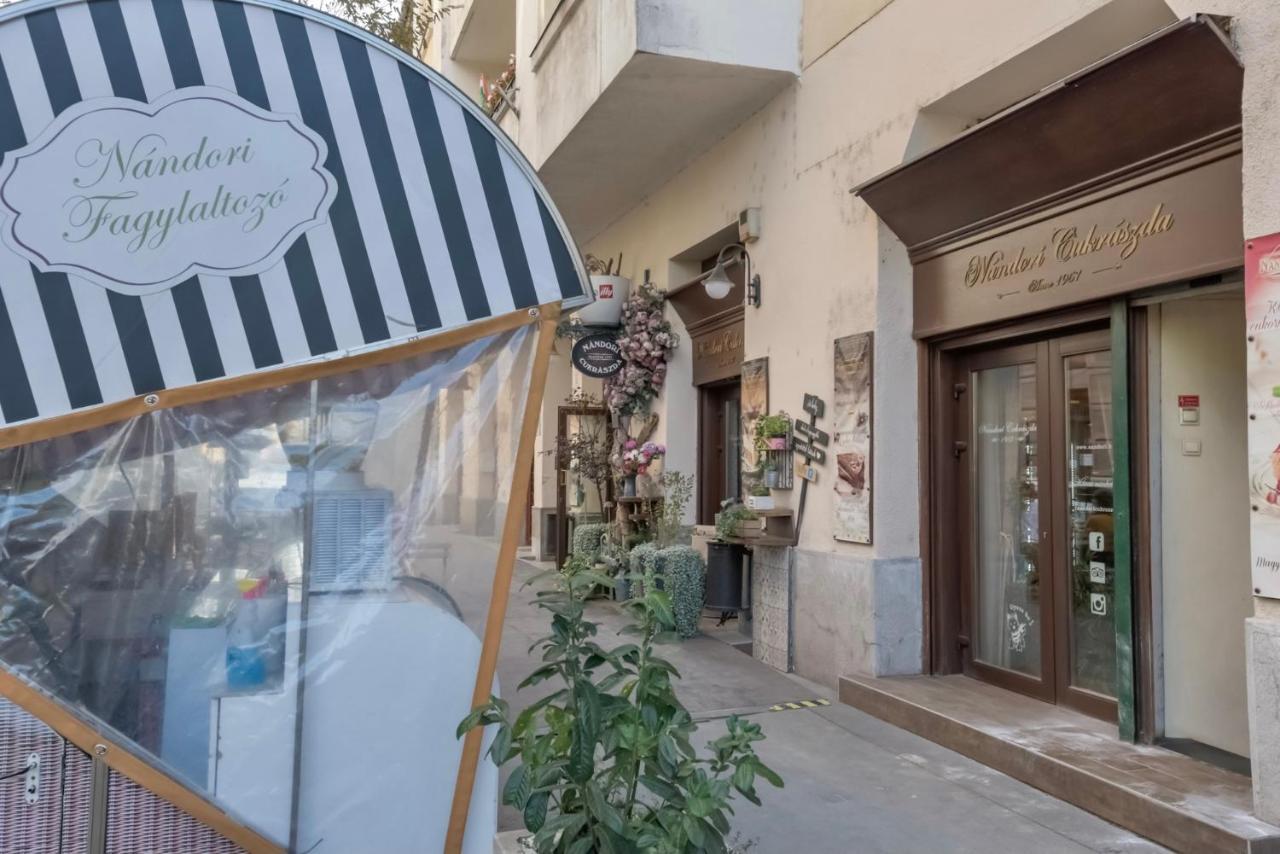 Corvina Apartment Budapest With Free Private Parking Bagian luar foto